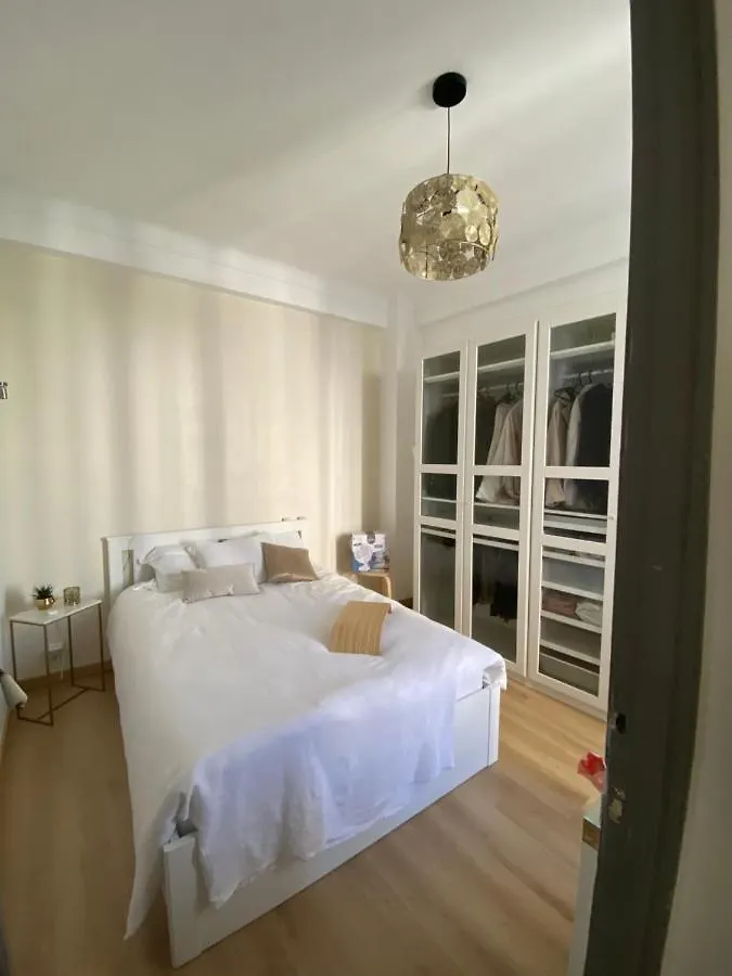 Nice - Appartement T3 Renove De 50 M2 Classe 2 Etoiles Apartamento