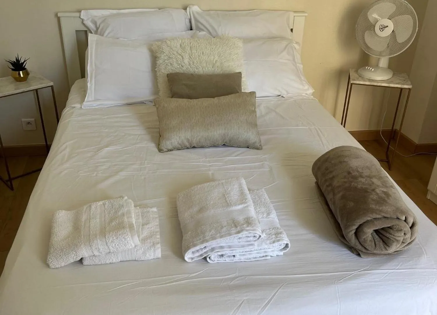 Nice - Appartement T3 Renove De 50 M2 Classe 2 Etoiles Apartamento